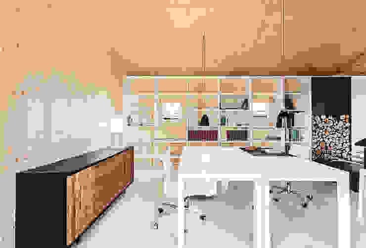 Modesta por fuera puro diseño por dentro | homify | homify