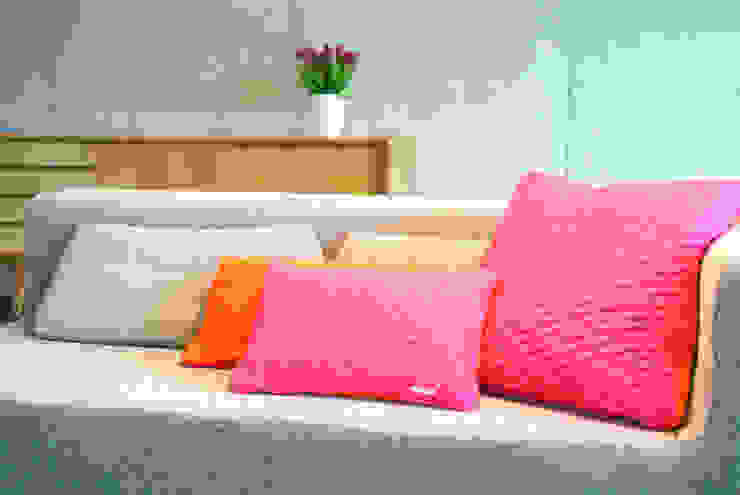 Strickkissen Candy Perle Quer von Paula Louida Ausgefallen