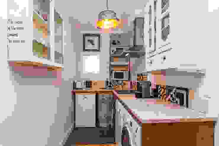 Prédio Turístico em Santa Catarina, Lisboa alma portuguesa CozinhaMesas e cadeiras