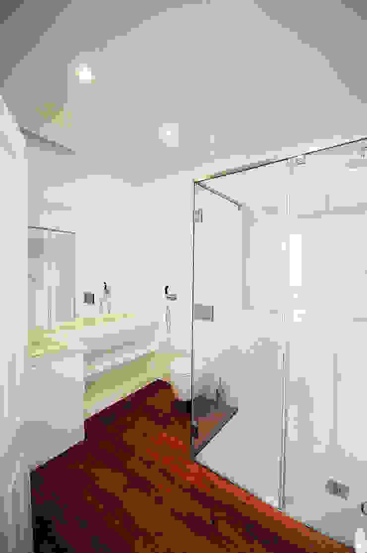 Eclectic style bathroom by Colectivo ODD Eclectic