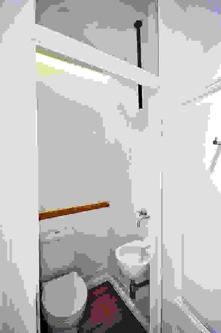 Eclectic style bathroom by Colectivo ODD Eclectic