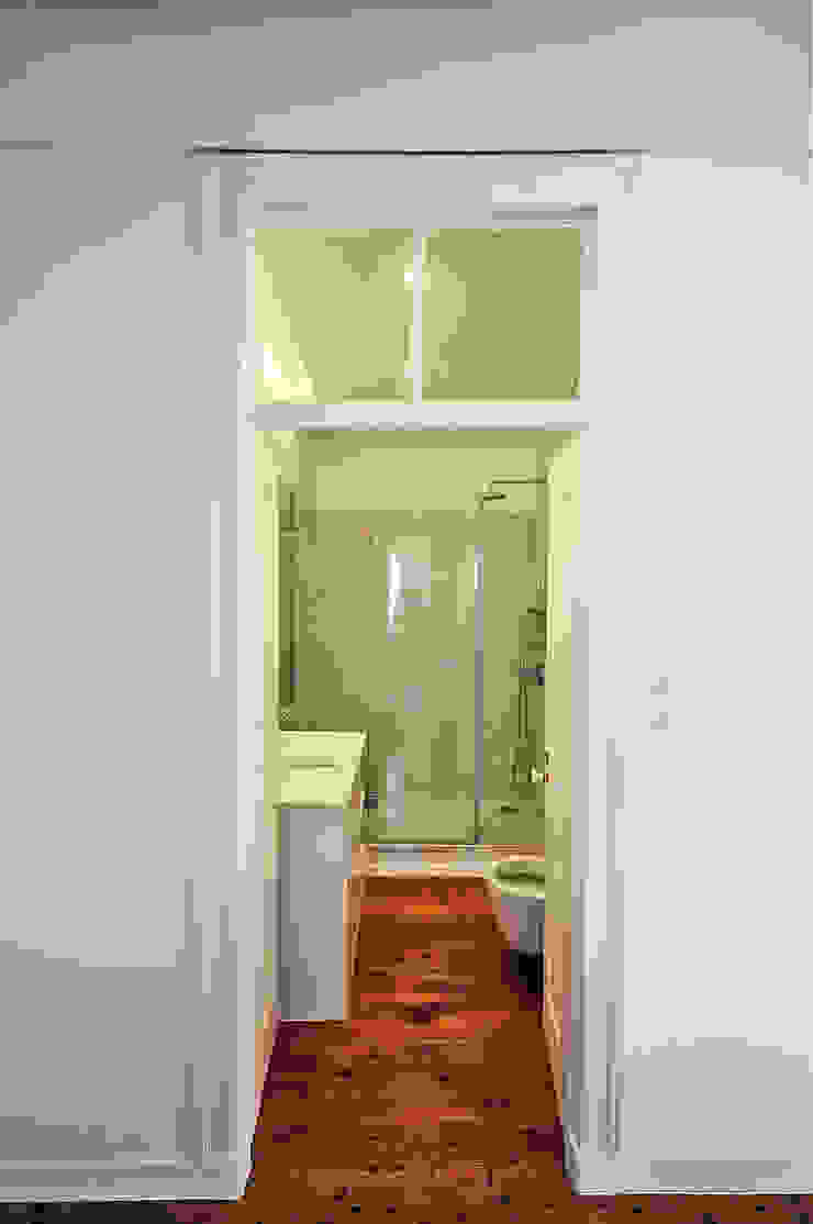 Eclectic style bathroom by Colectivo ODD Eclectic