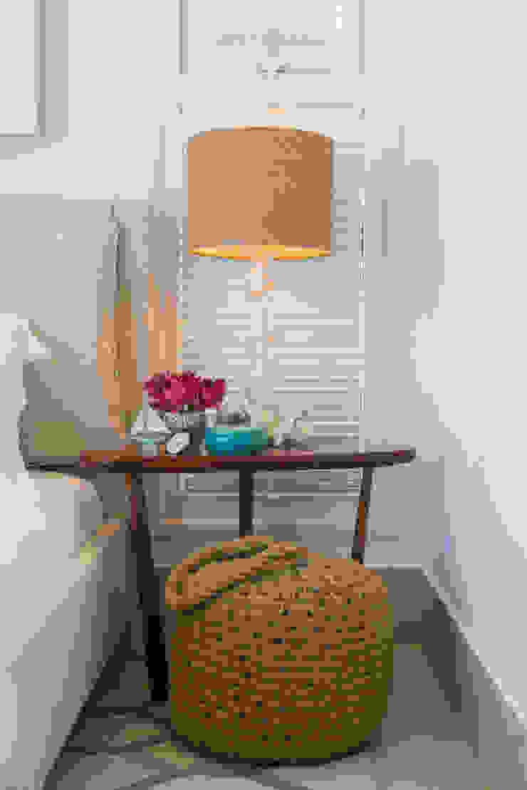 WR House Renata Matos Arquitetura & Business BedroomBeds & headboards