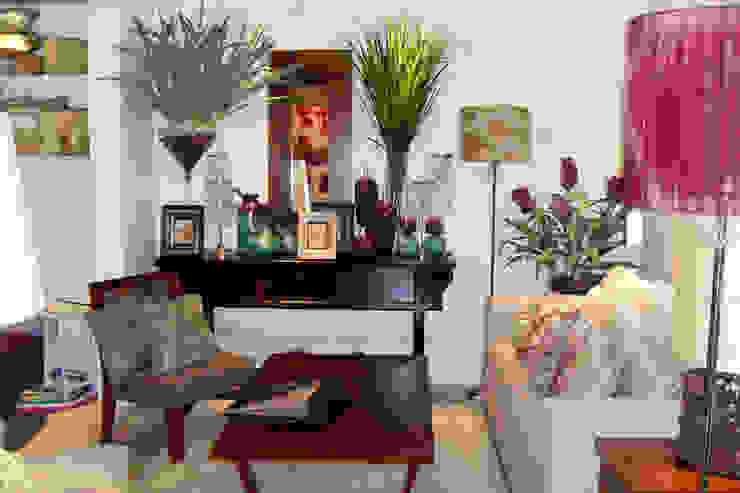 MUEBLES Y SILLONES DISEÑO VIVO Living roomSide tables & trays