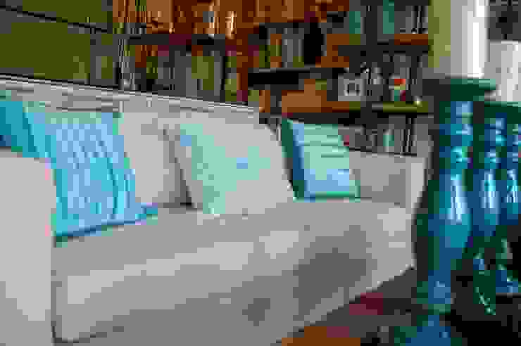 MUEBLES Y SILLONES DISEÑO VIVO Living roomSofas & armchairs