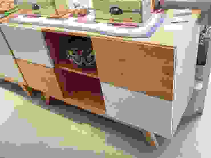 MUEBLES Y SILLONES DISEÑO VIVO Living roomTV stands & cabinets
