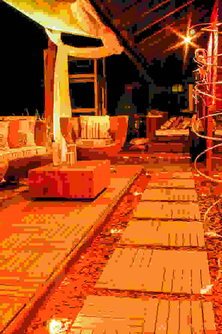 Varanda do Jovem Casal - Casa Cor 2008 Porto Alegre DecoraPhotos - RHSPhotos Espaços comerciais modernos