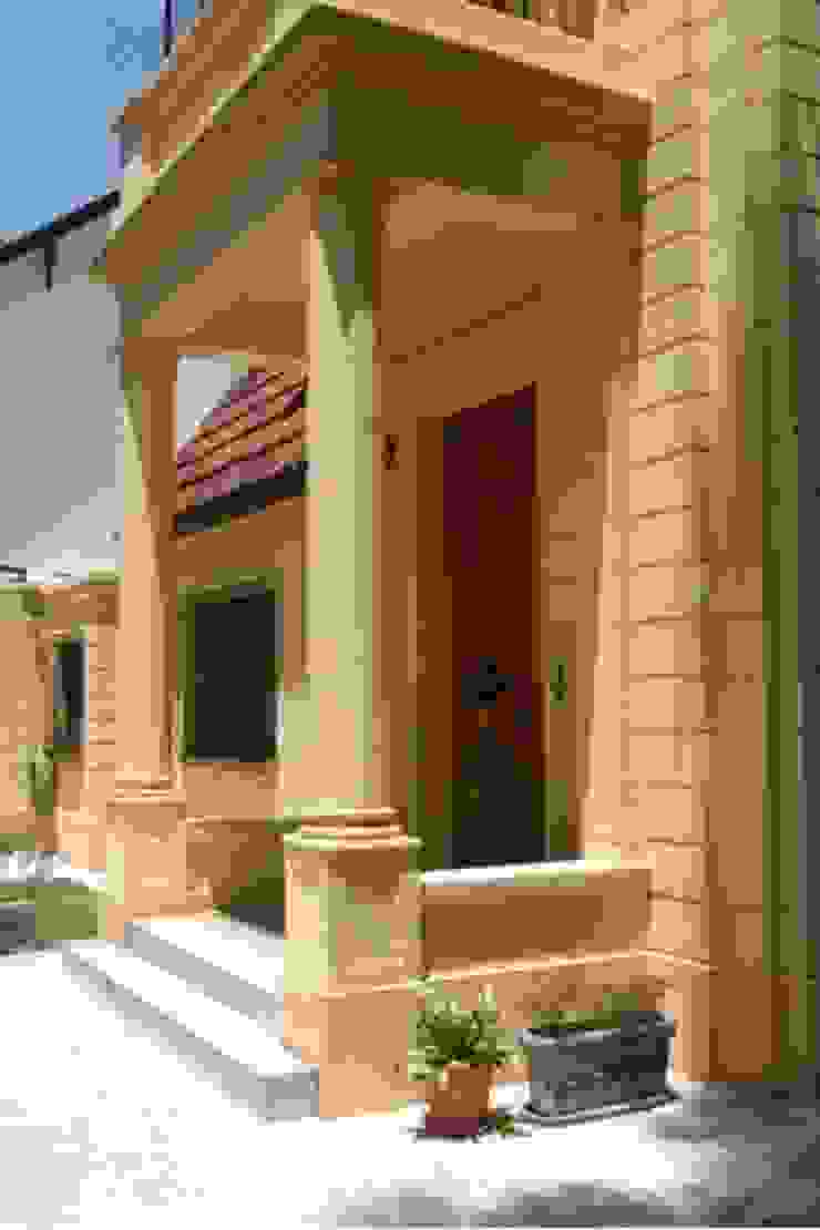 Entrada Radrizzani Rioja Arquitectos Pasillos, vestíbulos y escaleras eclécticos Madera Amarillo