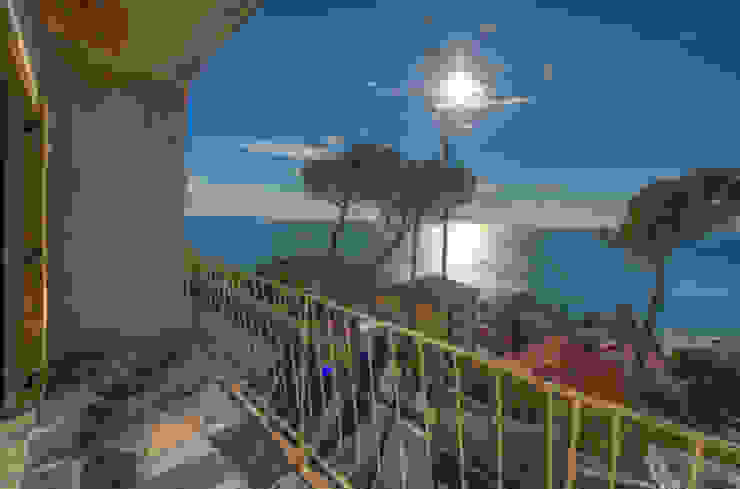 Emilio Rescigno - Fotografia Immobiliare Varandas, alpendres e terraços rústicos