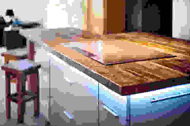 Kochinsel mit Bar von edictum - UNIKAT MOBILIAR | homify