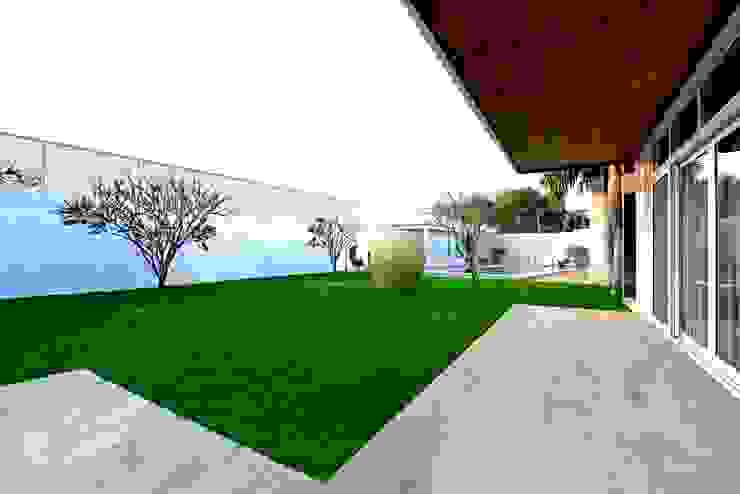 Peacock and the Woods , Aijaz Hakim Architect [AHA] Aijaz Hakim Architect [AHA] Jardines de estilo moderno