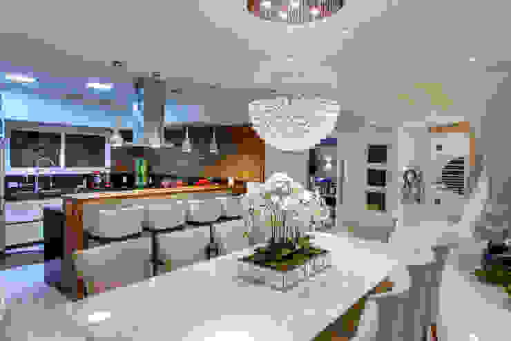Salle à manger moderne par Arquiteto Aquiles Nícolas Kílaris Moderne Verre