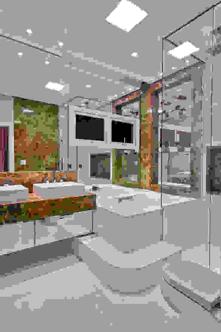 Salle de bain moderne par Arquiteto Aquiles Nícolas Kílaris Moderne Marbre