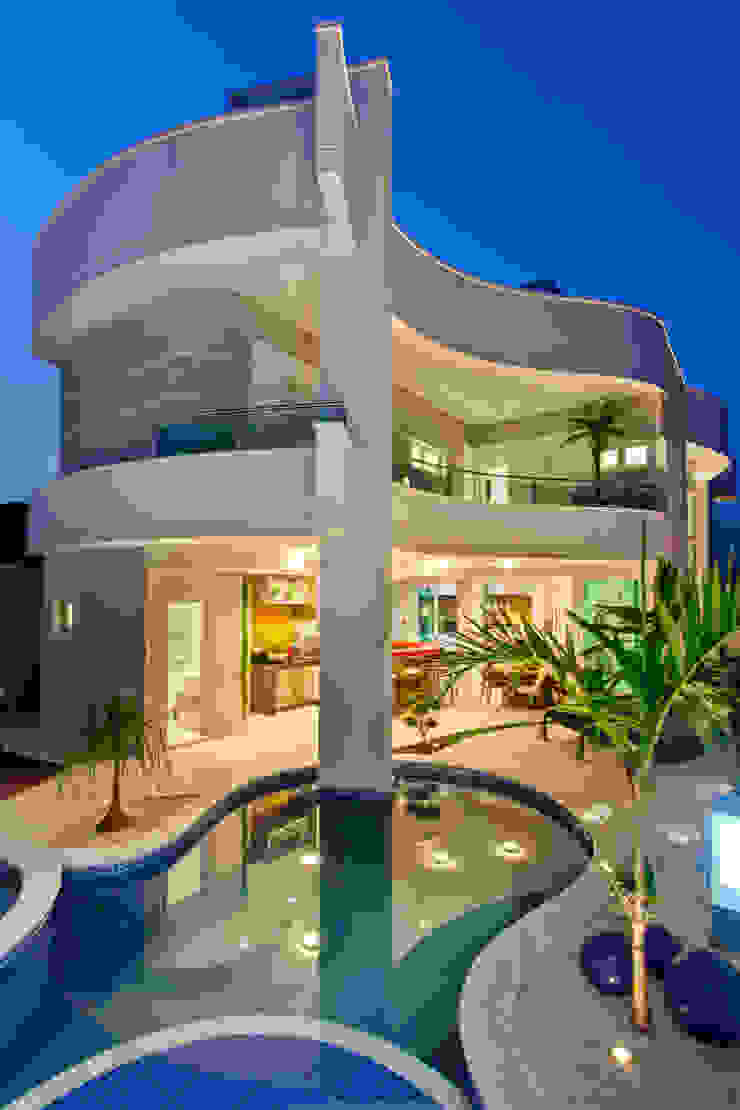 Maisons modernes par Arquiteto Aquiles Nícolas Kílaris Moderne Béton