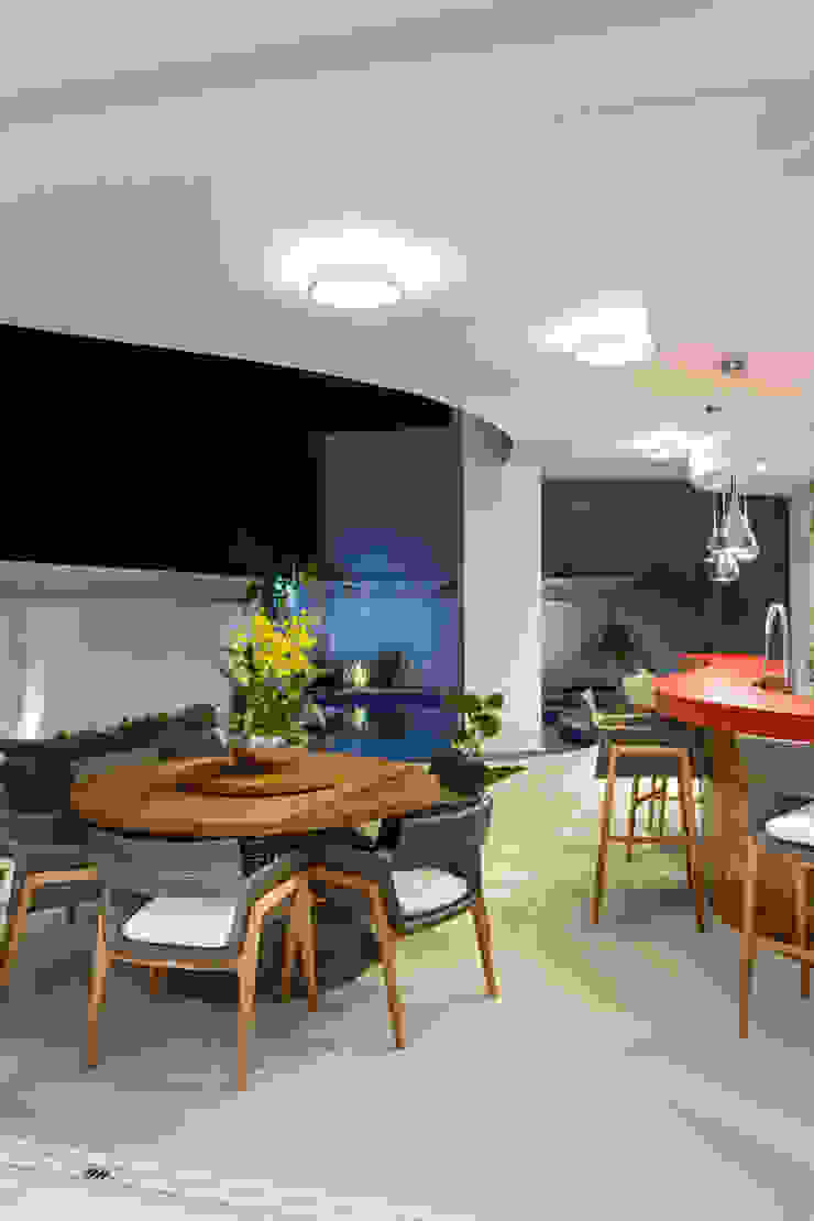 Balcon, Veranda & Terrasse modernes par Arquiteto Aquiles Nícolas Kílaris Moderne