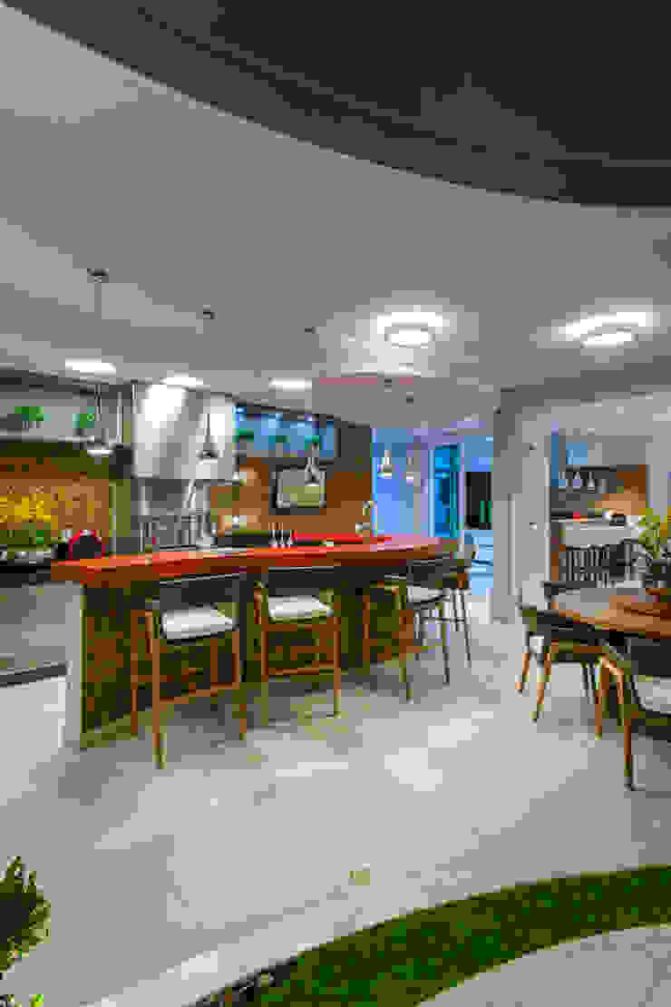 Balcon, Veranda & Terrasse modernes par Arquiteto Aquiles Nícolas Kílaris Moderne