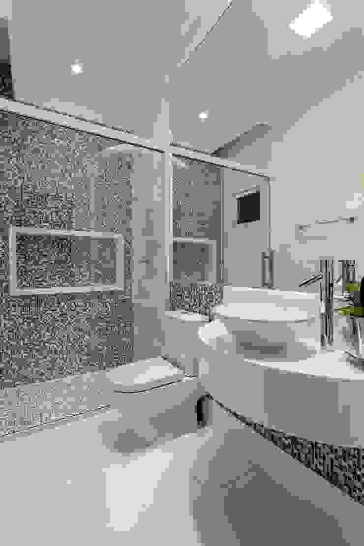 Salle de bain moderne par Arquiteto Aquiles Nícolas Kílaris Moderne Marbre