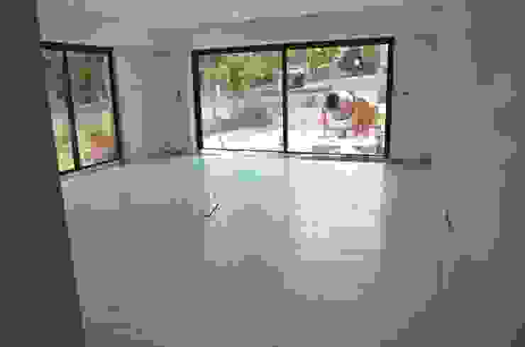 piso radiante hidráulico Salas de estar modernas por Dynamic444 (departamento de climatização) Moderno