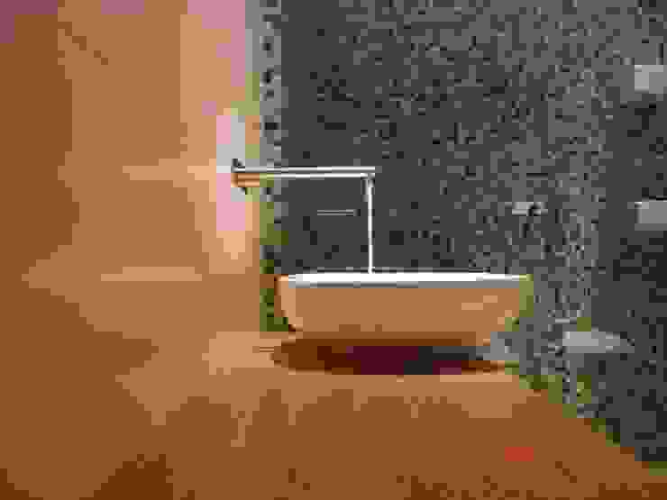Bathrooms/ Dynamic444 od Dynamic444 Nowoczesny