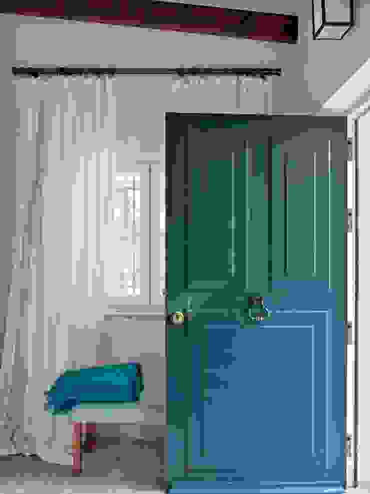 MY COTTAGE FOR A HORSE SA&V - SAARANHA&VASCONCELOS Janelas e portas campestres