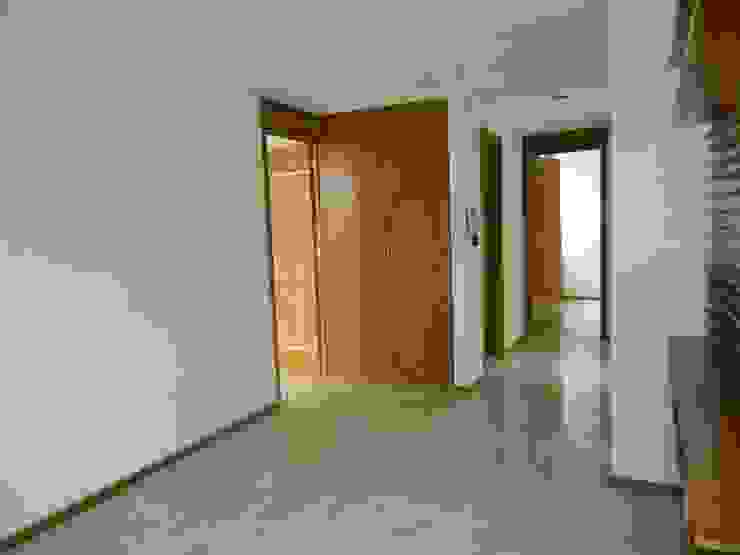 ECNarquitectura Modern corridor, hallway & stairs