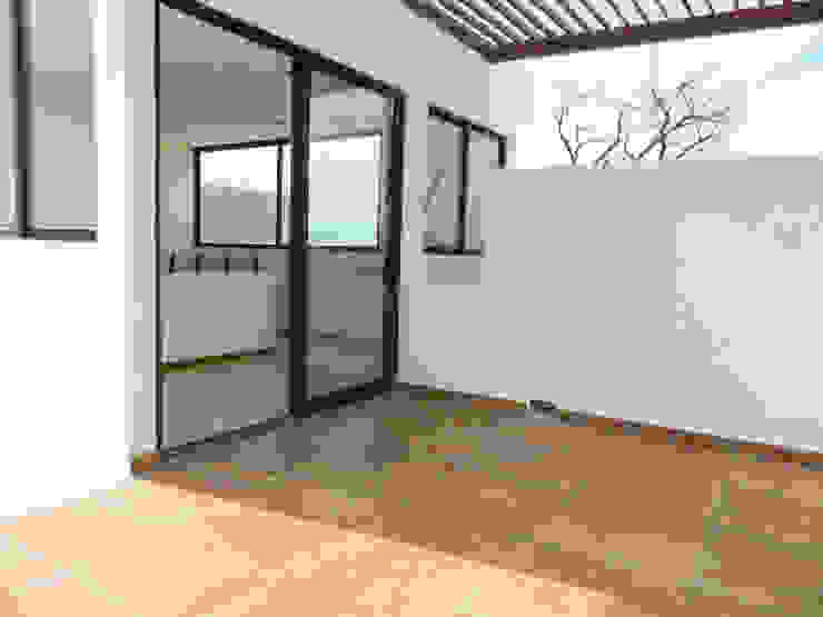 ECNarquitectura Modern style balcony, porch & terrace