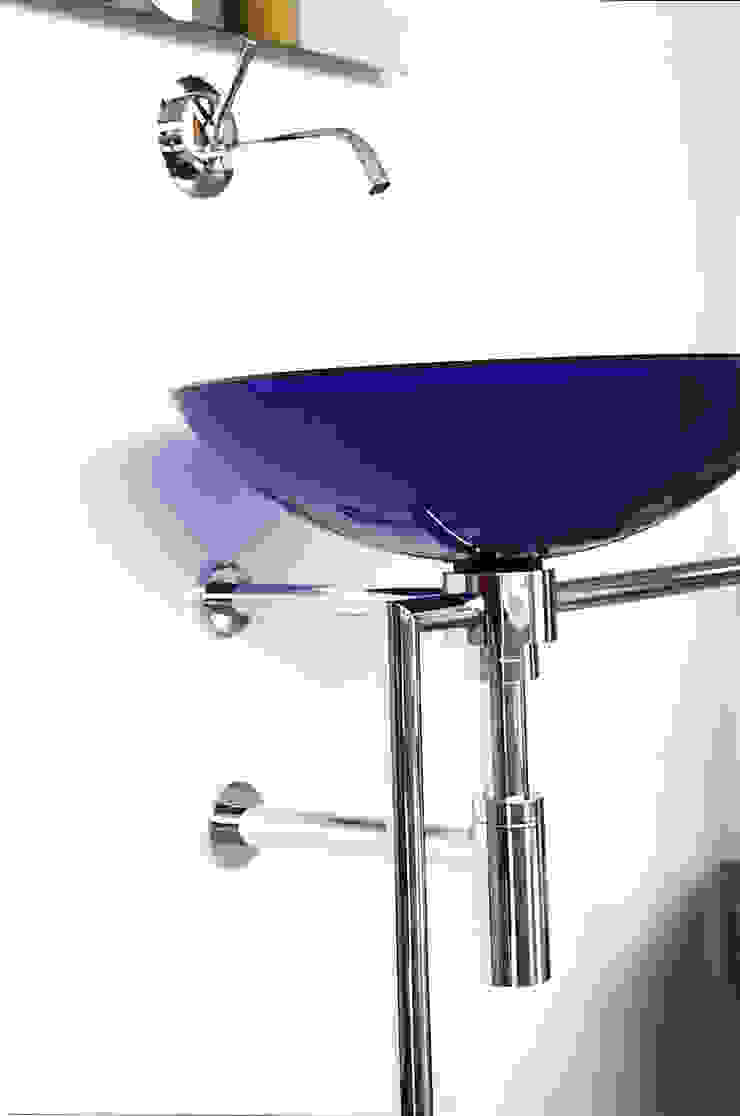 Bathrooms/ Dynamic444 od Dynamic444 Nowoczesny