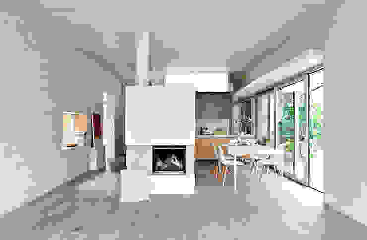 Livingtube, DANKE Architekten DANKE Architekten Modern Dining Room