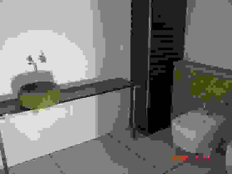 Bathrooms/ Dynamic444 od Dynamic444 Nowoczesny