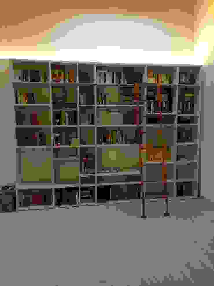 Realizzazioni Adami|Zeni Ingegneria e Architettura Modern Study Room and Home Office