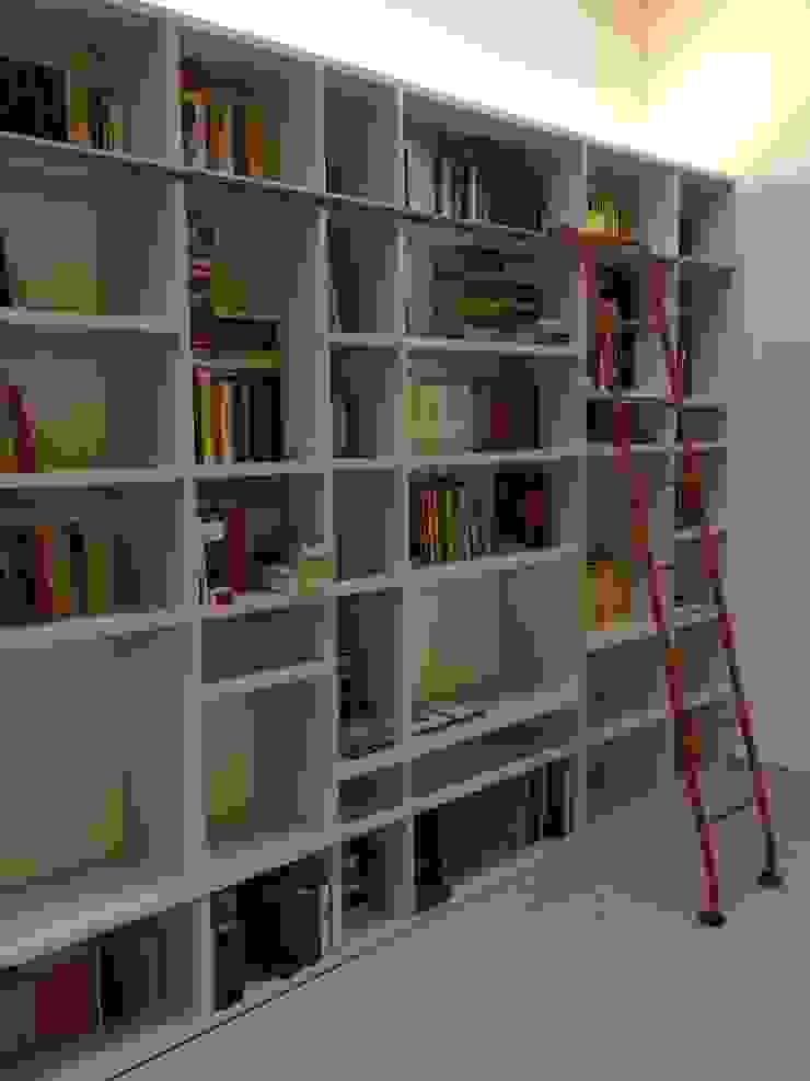 Realizzazioni Adami|Zeni Ingegneria e Architettura Modern Study Room and Home Office