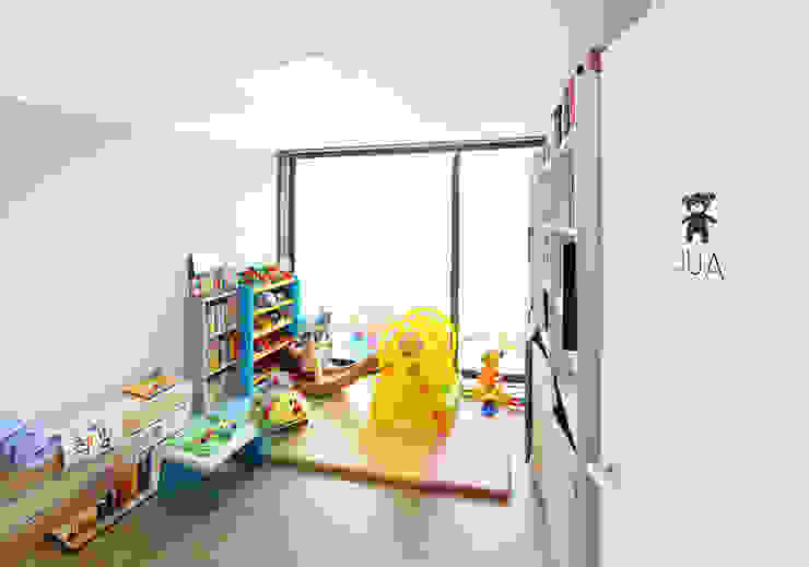 Hongeun-dong apartment unit remodeling, designband YOAP designband YOAP Modern nursery/kids room
