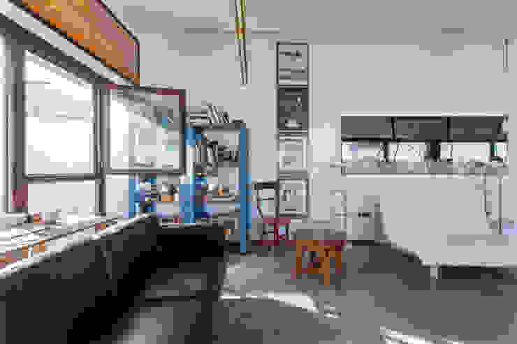 Pablo Cousinou Офіс