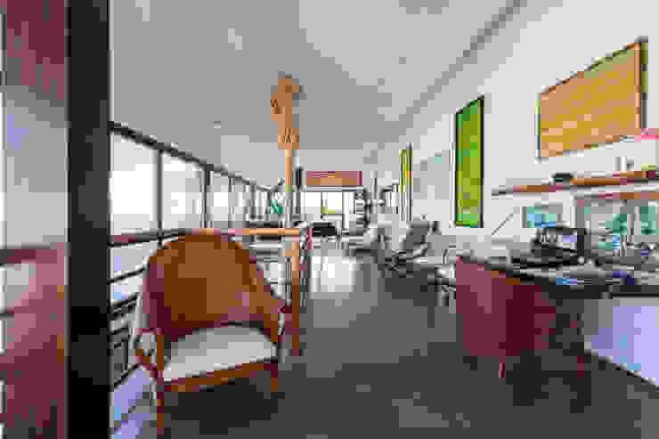 Pablo Cousinou Офіс