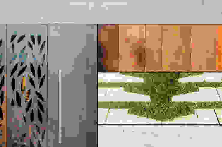 BLOS Arquitectos 모던스타일 벽지 & 바닥