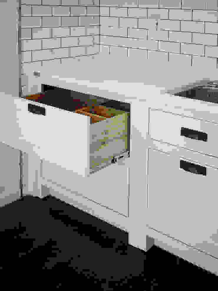 목소리 KitchenSinks & taps