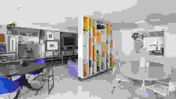 VZ Arquitetas Salon moderne Blanc