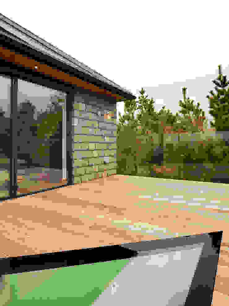 Down Barton, Devon Moderner Balkon, Veranda & Terrasse von Trewin Design Architects Modern