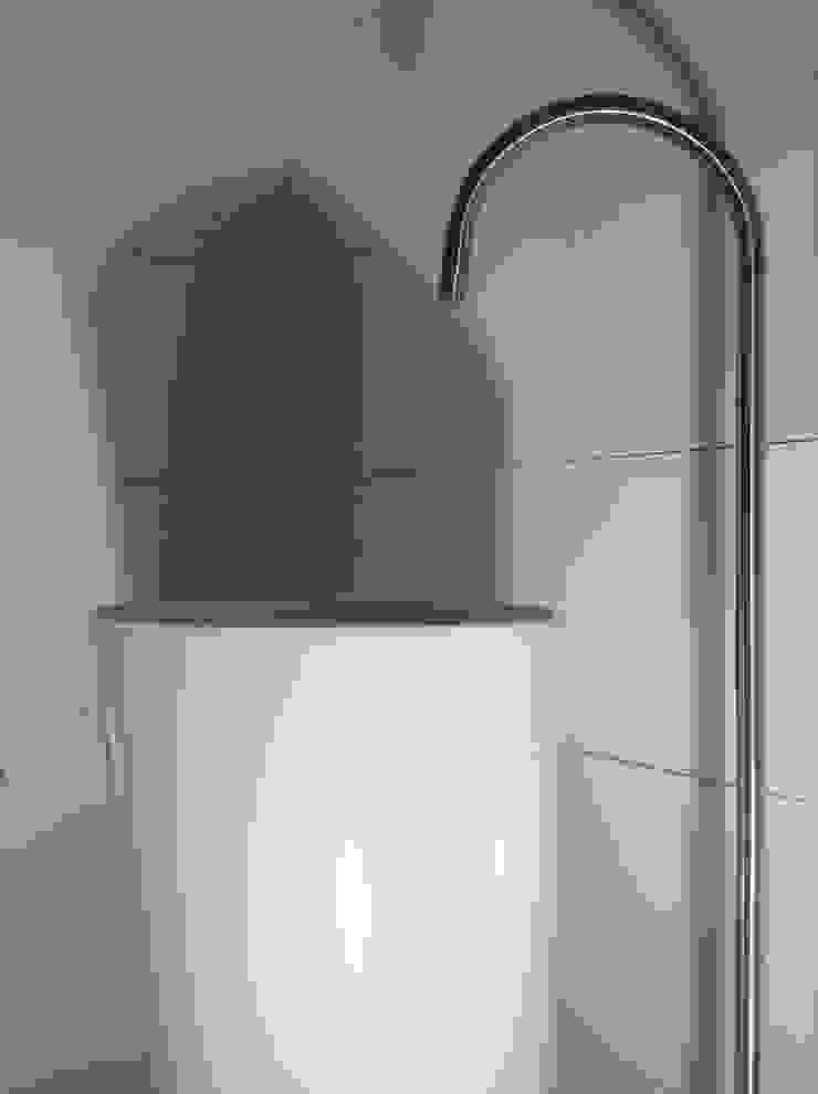 Bathrooms/ Dynamic444 od Dynamic444 Nowoczesny
