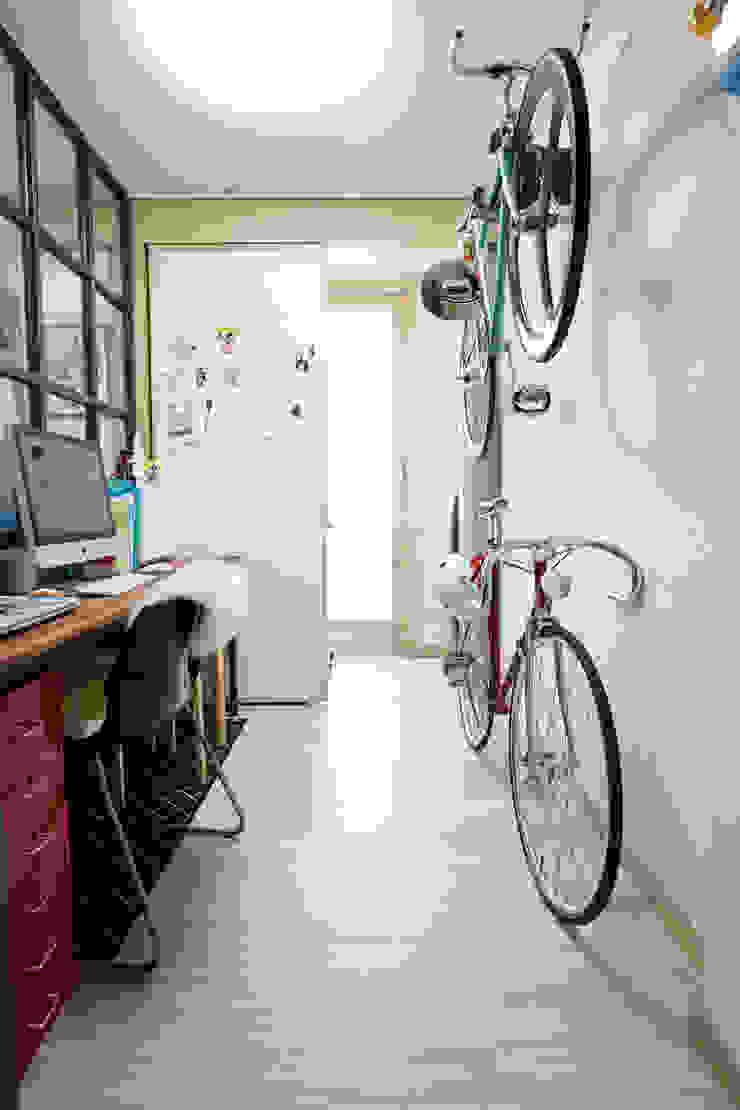 homify モダンスタイルの 玄関&廊下&階段