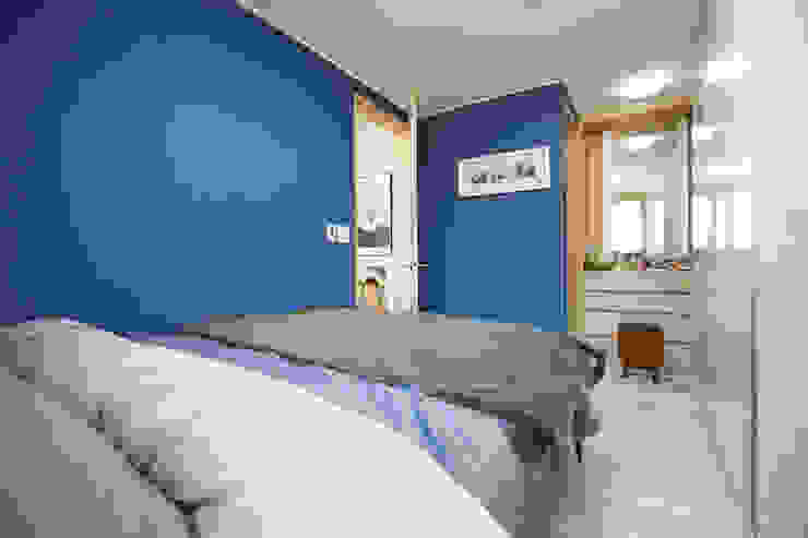 Modern Bedroom by homify Modern