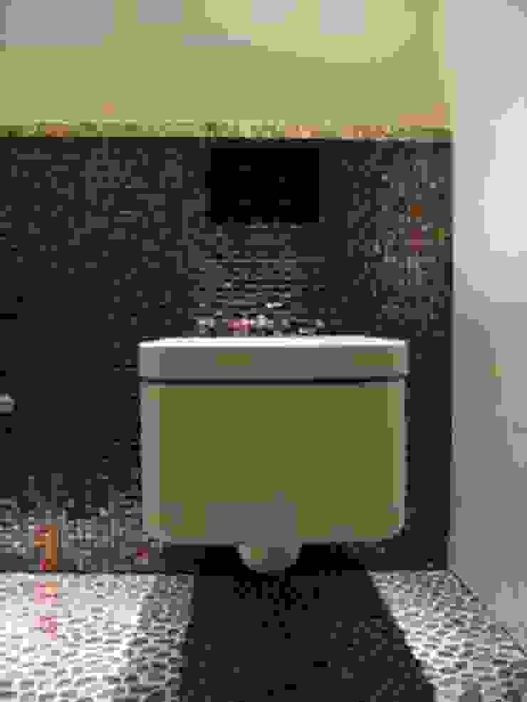 Bathrooms/ Dynamic444 od Dynamic444 Nowoczesny