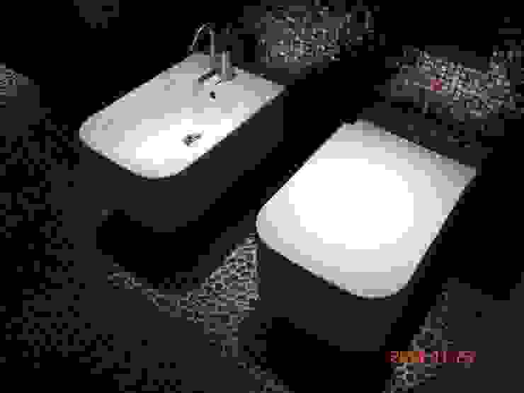 Bathrooms/ Dynamic444 od Dynamic444 Nowoczesny