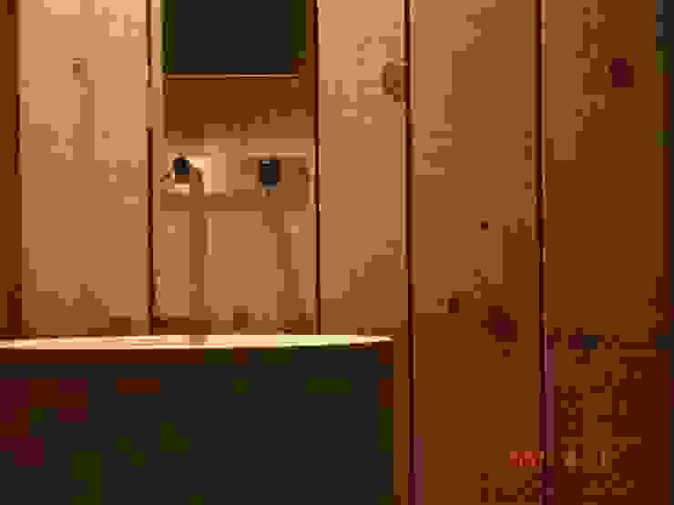 Bathrooms/ Dynamic444 od Dynamic444 Nowoczesny