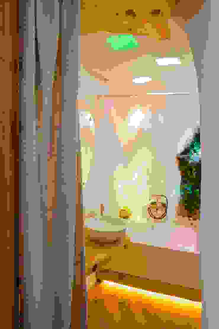 Rustic style bathroom by pedro quintela studio Rustic