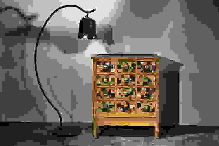 Cassettiera con maniglie, ZÀEL Di Elisabetta Zanin ZÀEL Di Elisabetta Zanin Asian style living room Wood Wood effect Cupboards & sideboards