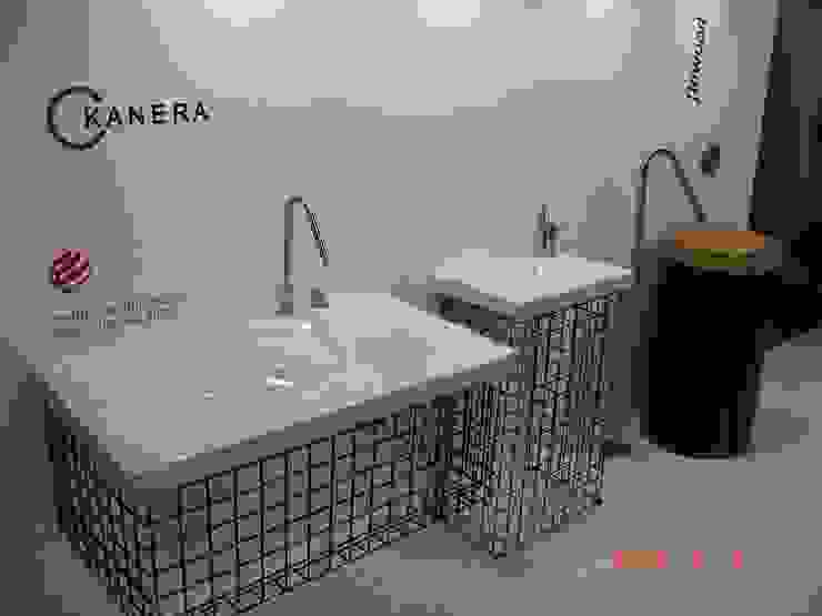 Bathrooms/ Dynamic444 od Dynamic444 Nowoczesny