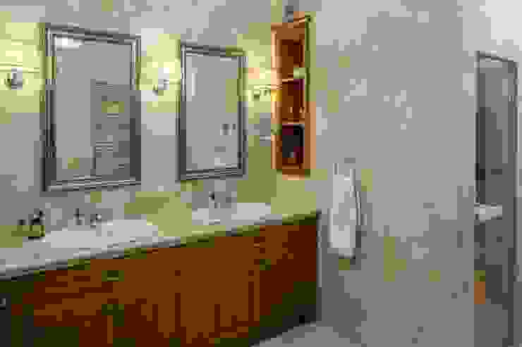 Casas de banho clássicas por RS Studio Projektowe Roland Stańczyk Clássico Pedra