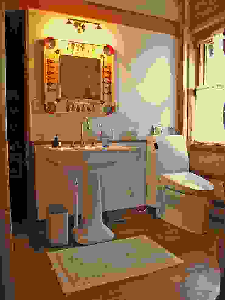 Log Cabin beside Japan Alps Cottage Style / コテージスタイル Country style bathrooms Wood Wood effect