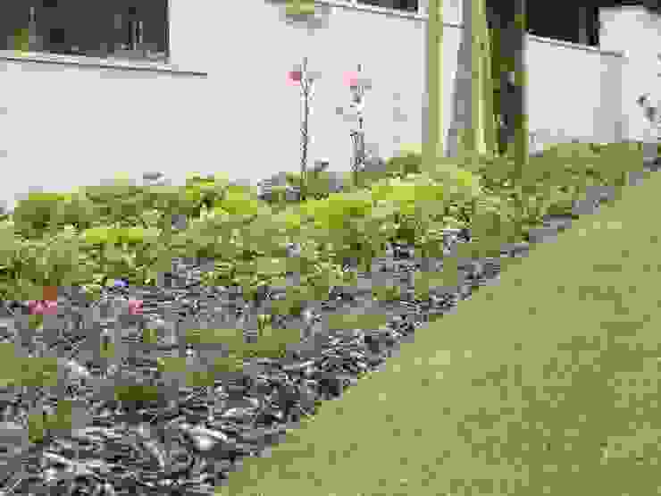 Jardim. RAQUEL FRIAS - ARQUITECTURA PAISAGISTA Jardins minimalistas